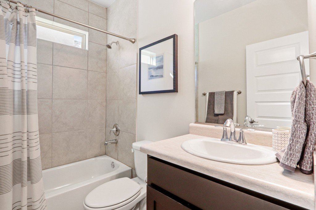 Hall Bathroom - Peyton Estates Model Home